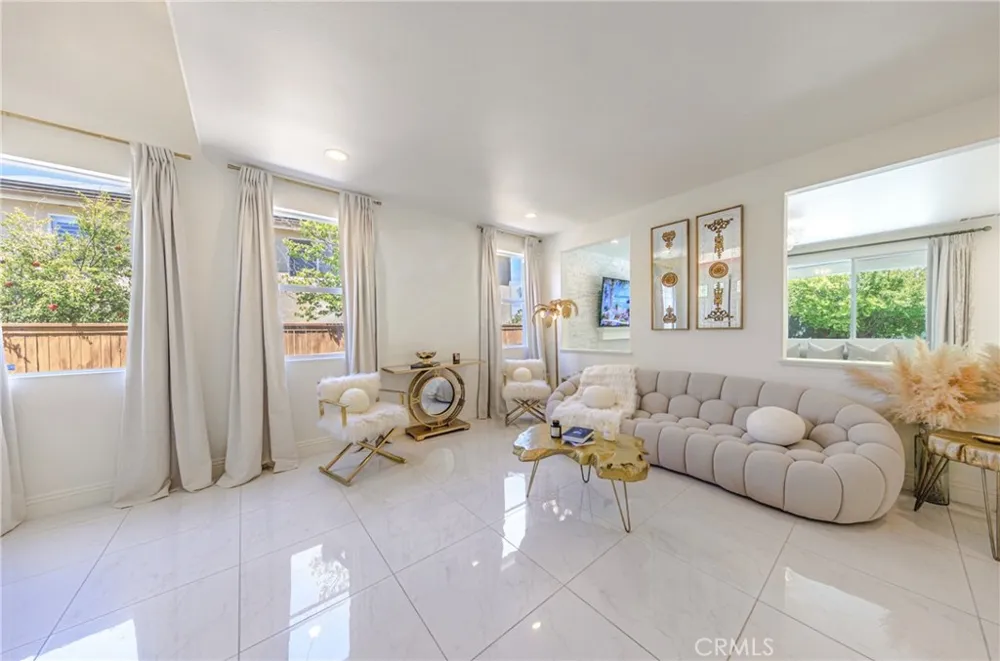 26518 Swan Lane Canyon Country, CA 91387