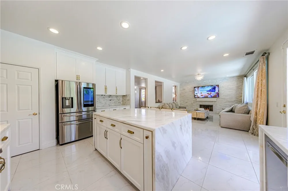 26518 Swan Lane Canyon Country, CA 91387