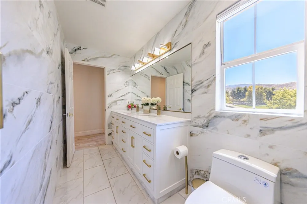 26518 Swan Lane Canyon Country, CA 91387