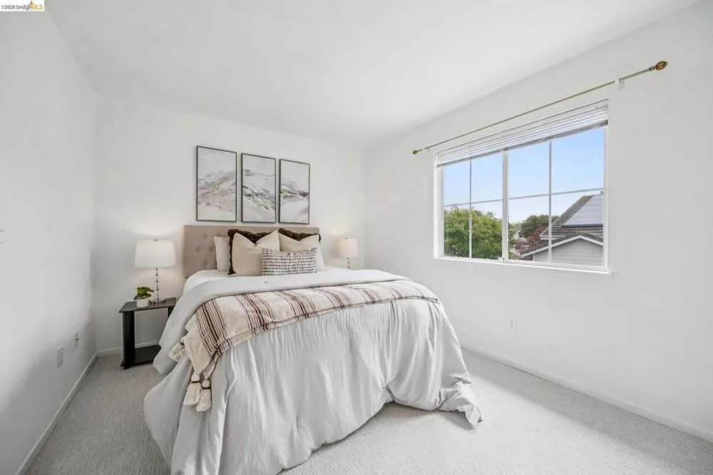 25 Farallon Ct Richmond, CA 94804