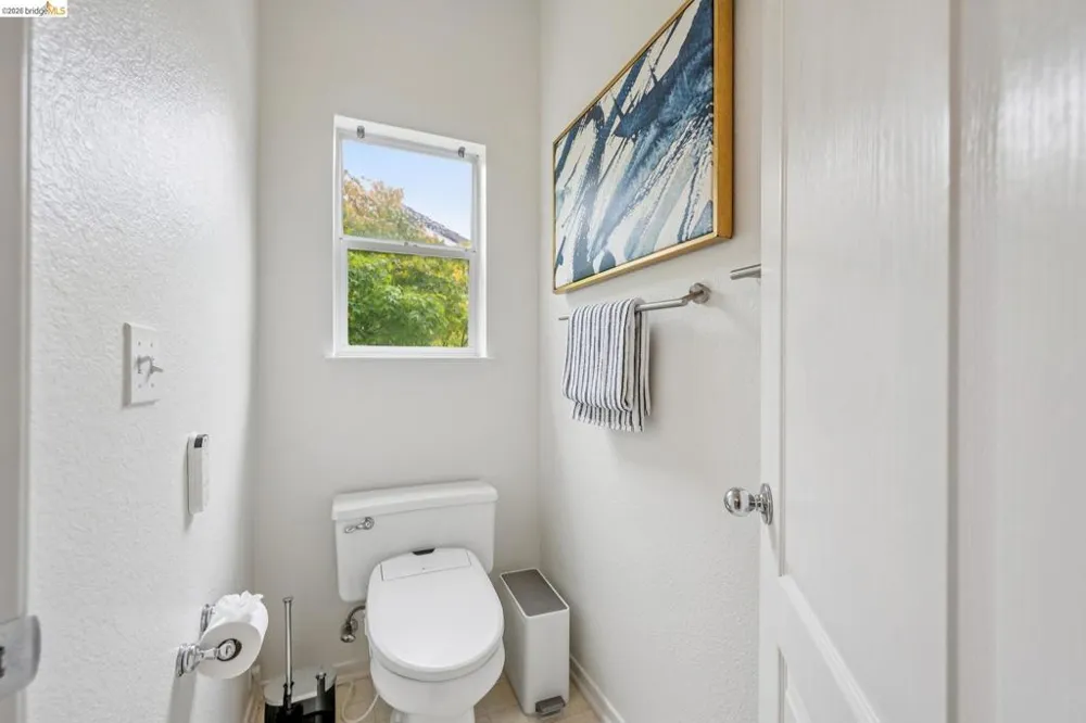 25 Farallon Ct Richmond, CA 94804