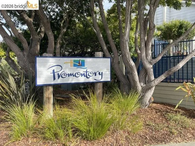 25 Farallon Ct Richmond, CA 94804