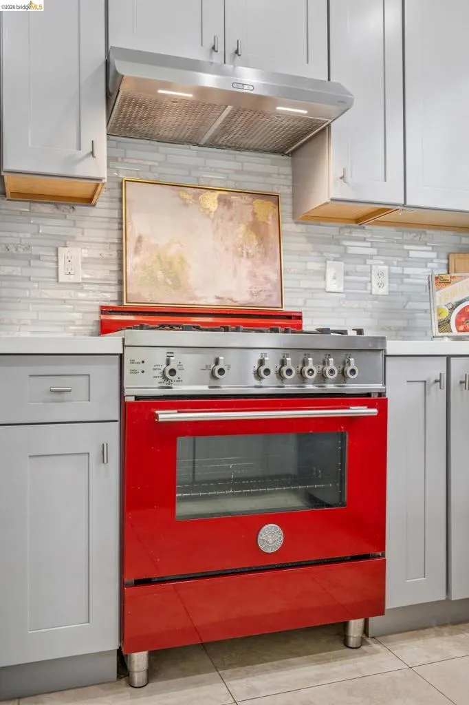 25 Farallon Ct Richmond, CA 94804