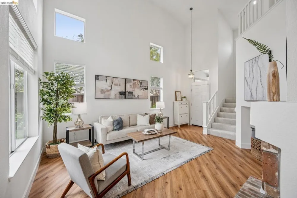 25 Farallon Ct Richmond, CA 94804