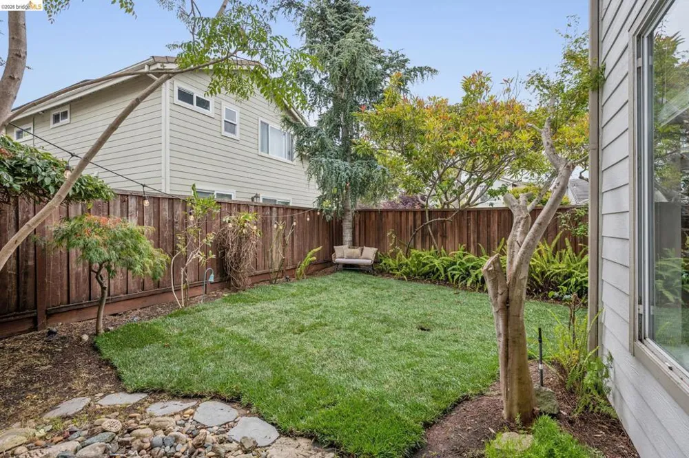 25 Farallon Ct Richmond, CA 94804