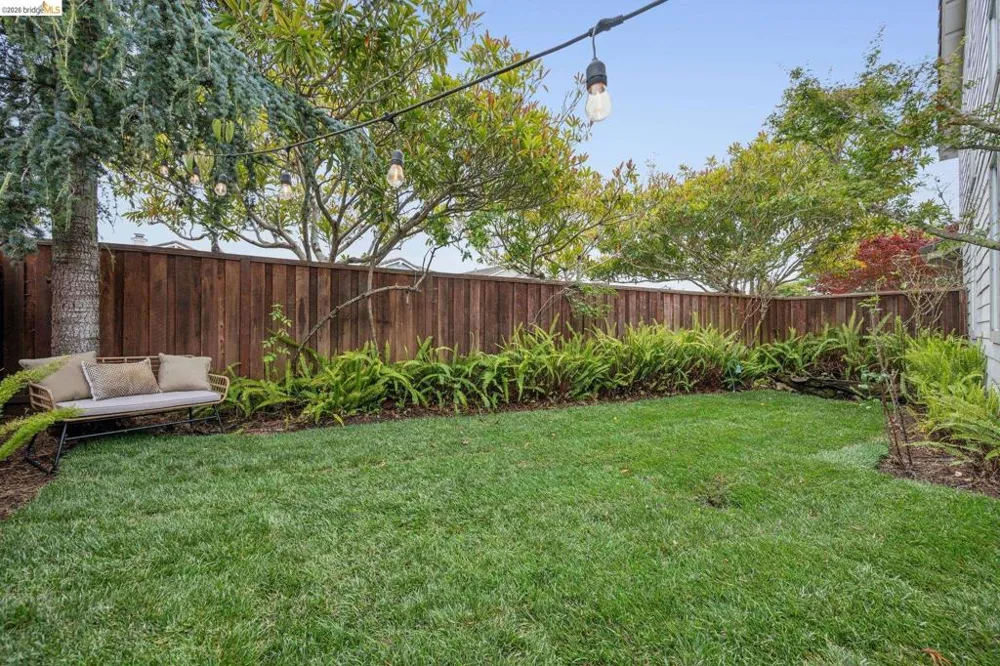 25 Farallon Ct Richmond, CA 94804