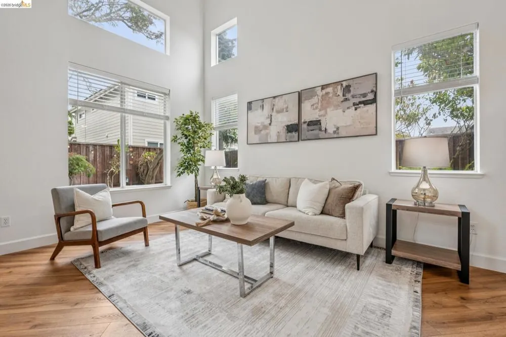 25 Farallon Ct Richmond, CA 94804