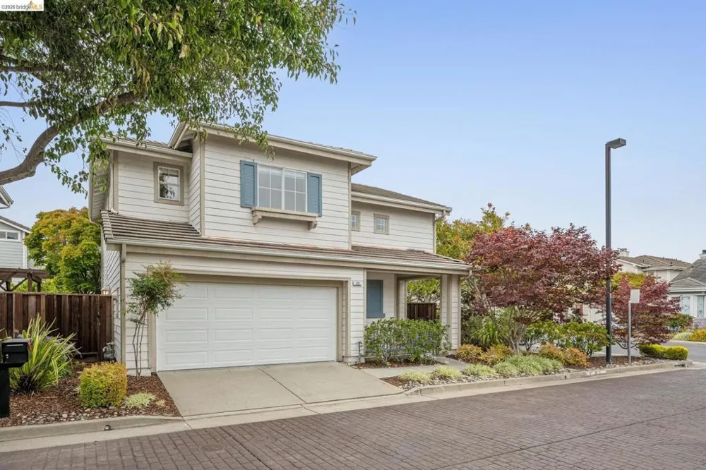 25 Farallon Ct Richmond, CA 94804