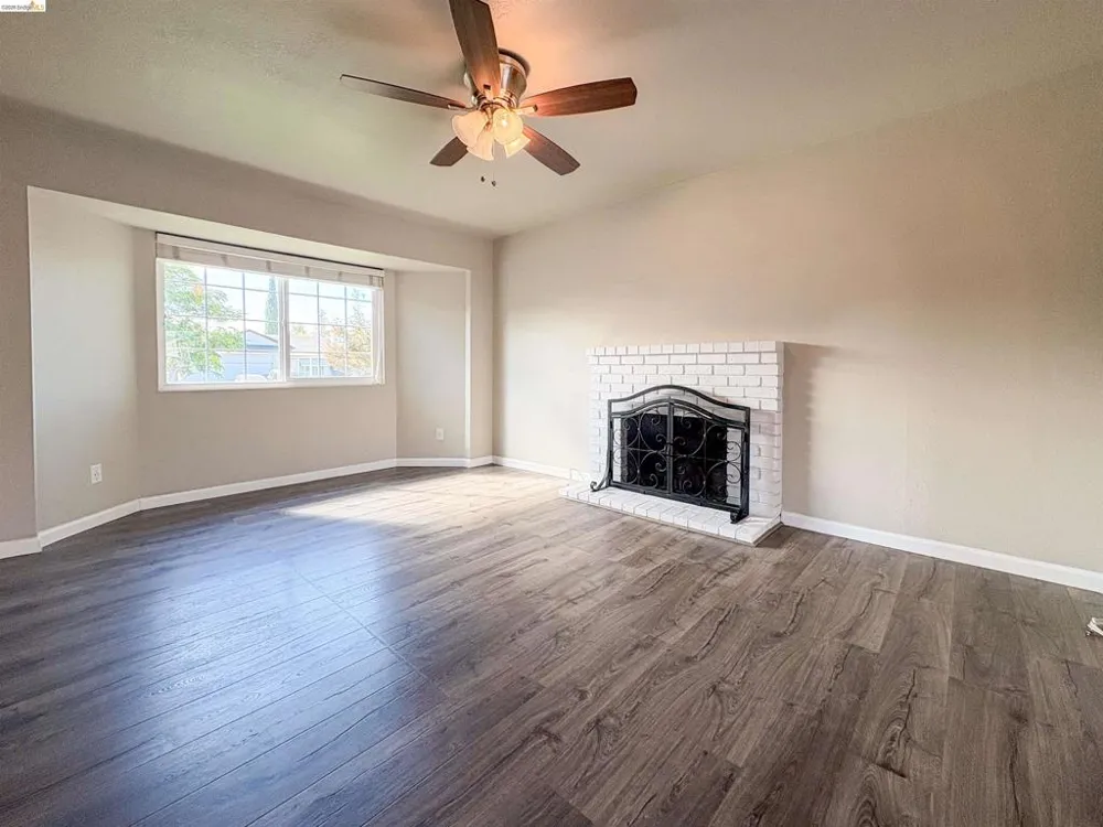 730 Almond Drive Oakley, CA 94561
