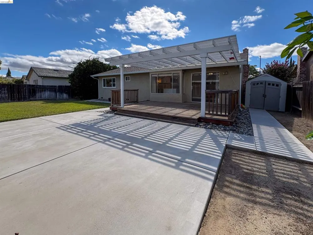 730 Almond Drive Oakley, CA 94561