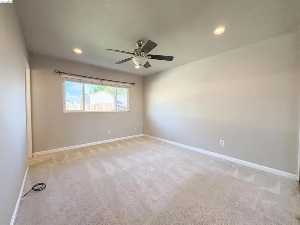 730 Almond Drive Oakley, CA 94561