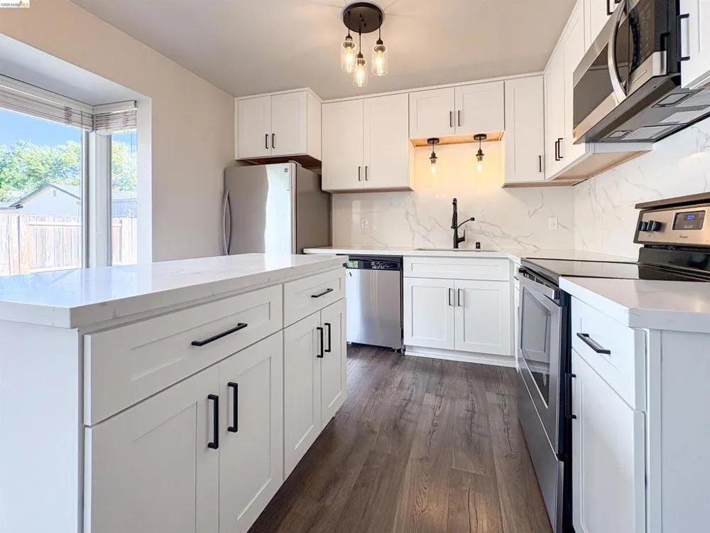 730 Almond Drive Oakley, CA 94561