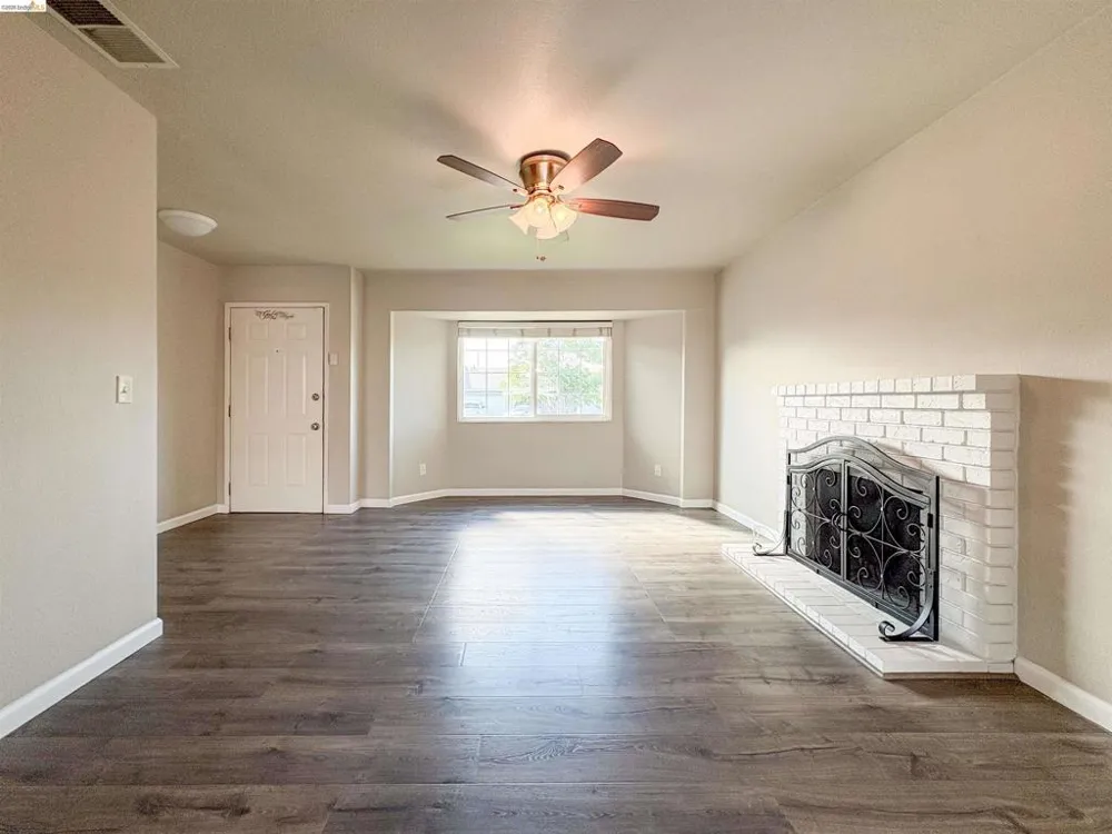 730 Almond Drive Oakley, CA 94561