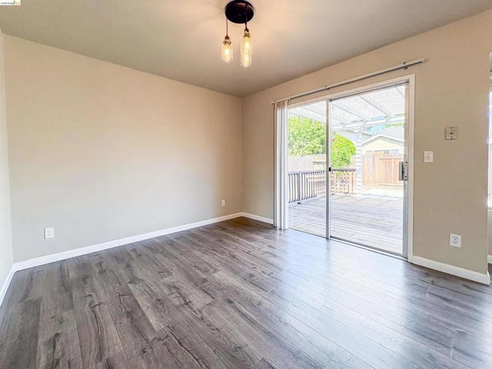 730 Almond Drive Oakley, CA 94561