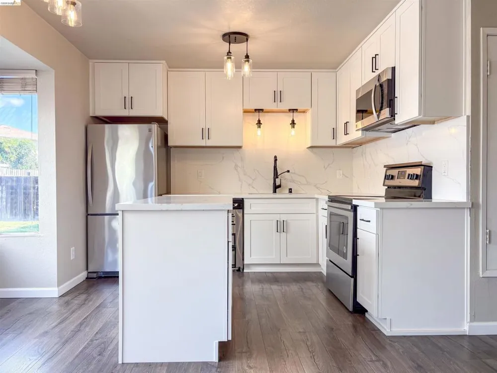 730 Almond Drive Oakley, CA 94561