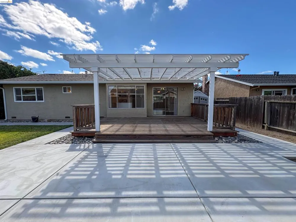 730 Almond Drive Oakley, CA 94561