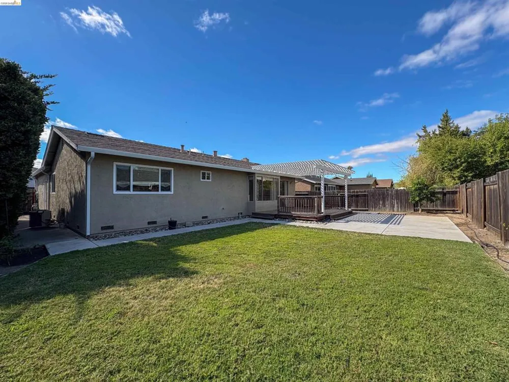 730 Almond Drive Oakley, CA 94561