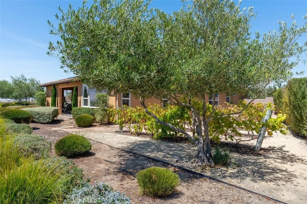 1235 Bradford Nipomo, CA 93444