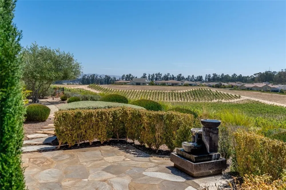 1235 Bradford Nipomo, CA 93444