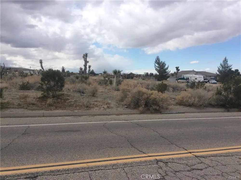 871 Calaveras Pinon Hills, CA 92372