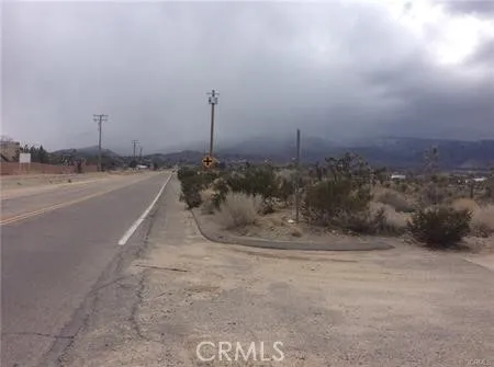 871 Calaveras Pinon Hills, CA 92372