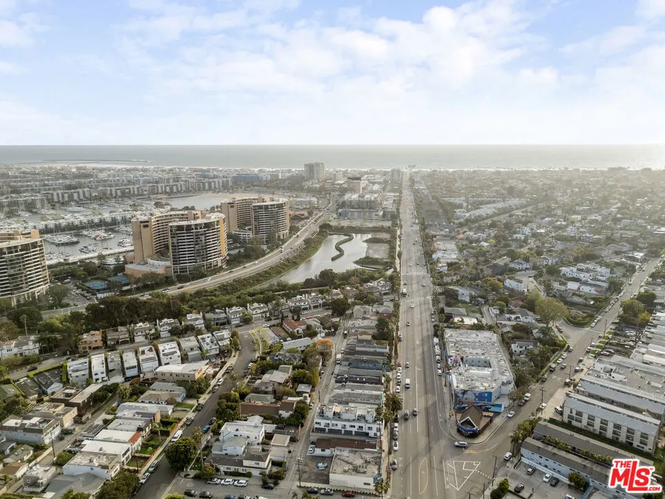 754 Washington Boulevard Los Angeles, CA 90292