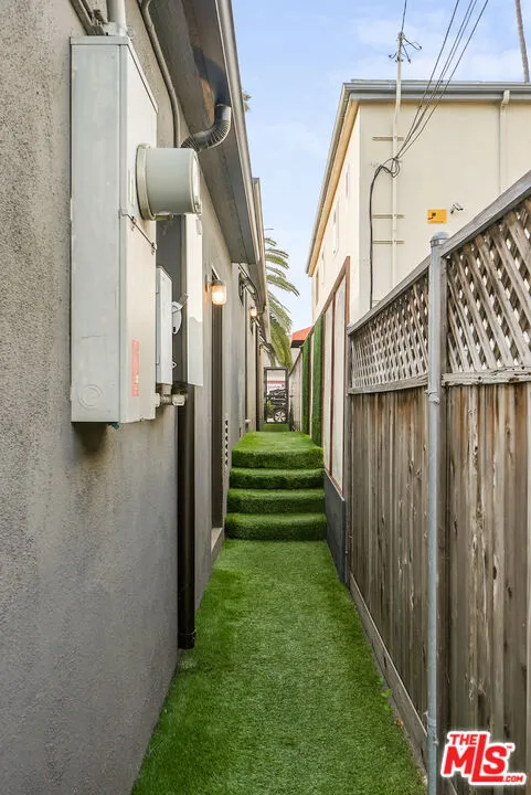754 Washington Boulevard Los Angeles, CA 90292