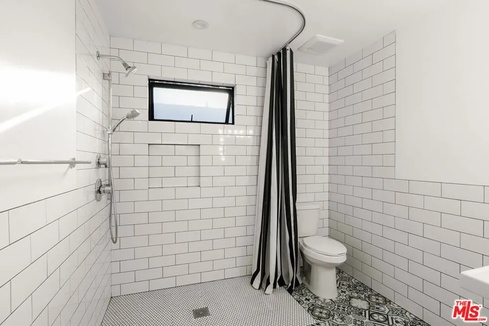 754 Washington Boulevard Los Angeles, CA 90292