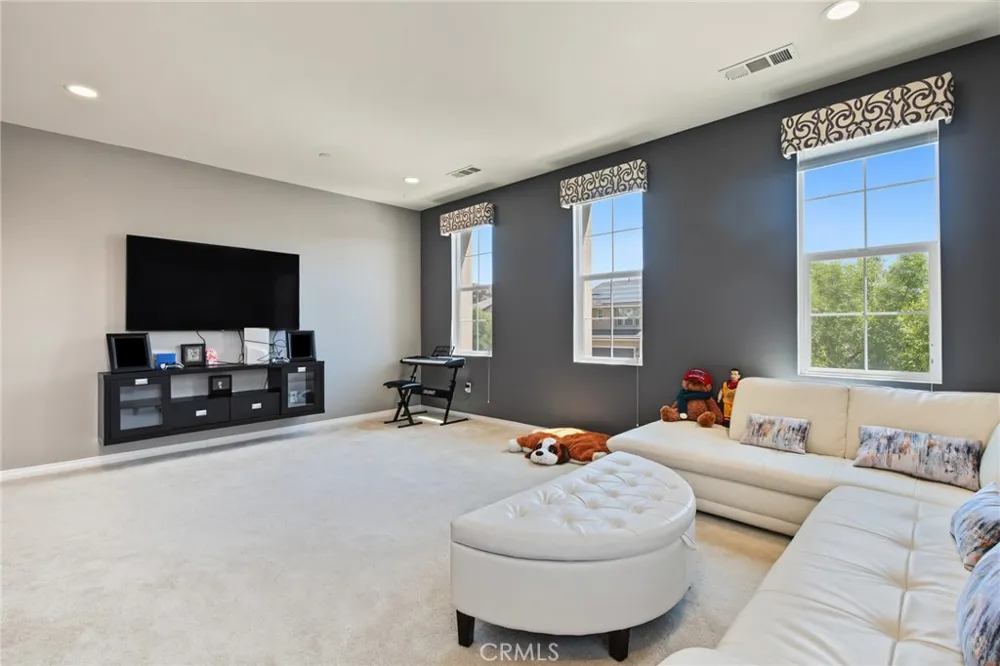 27681 Turnleaf Court Saugus, CA 91350