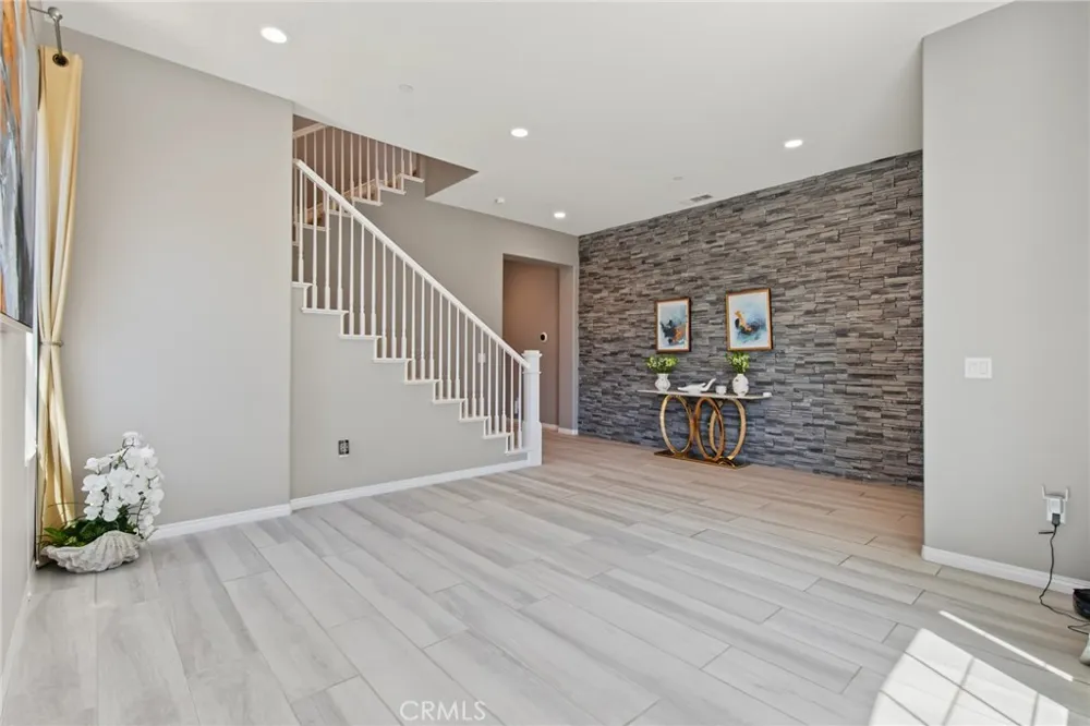 27681 Turnleaf Court Saugus, CA 91350