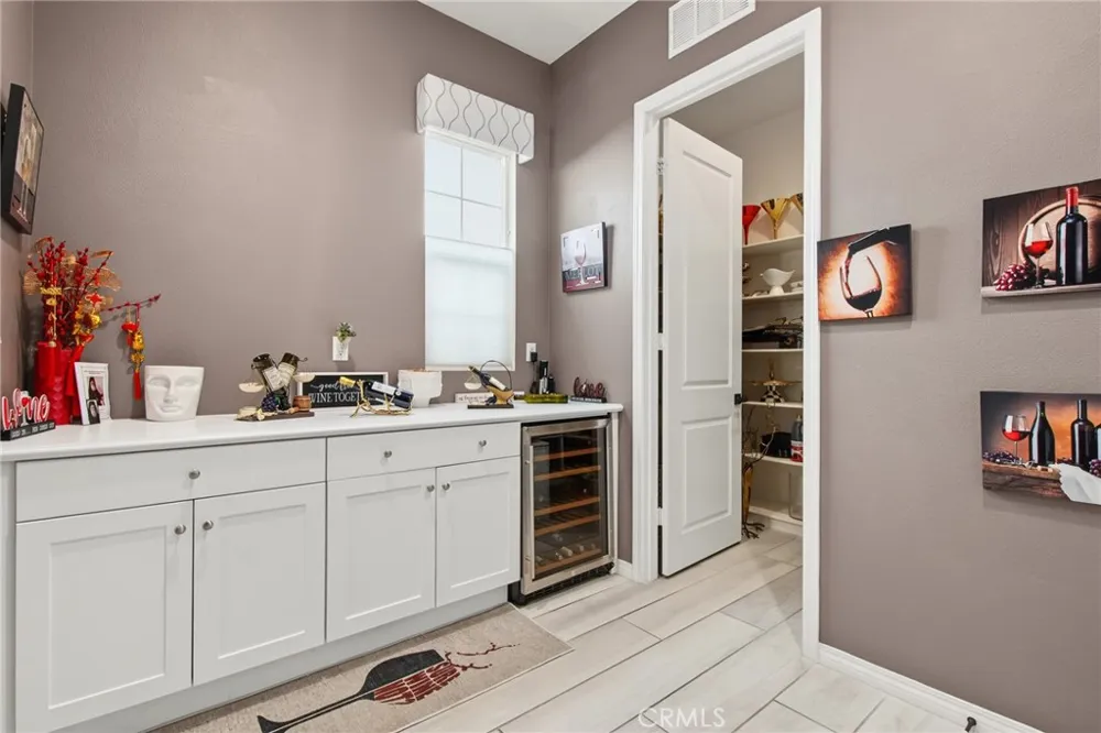 27681 Turnleaf Court Saugus, CA 91350