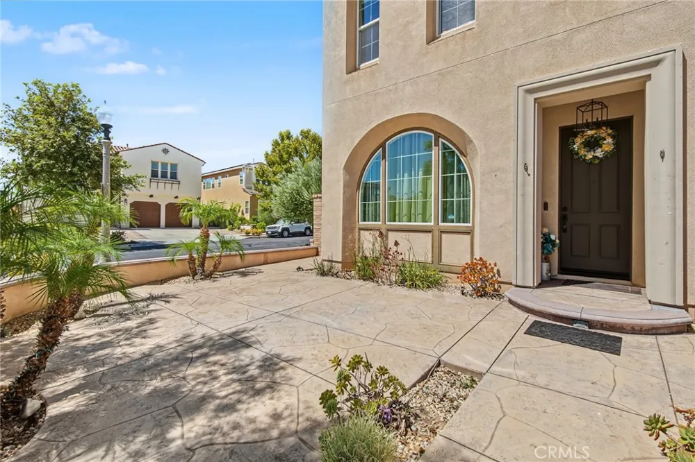 27681 Turnleaf Court Saugus, CA 91350