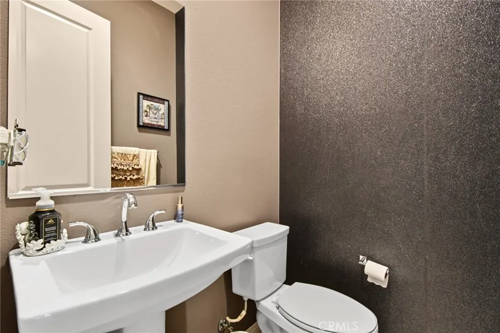 27681 Turnleaf Court Saugus, CA 91350