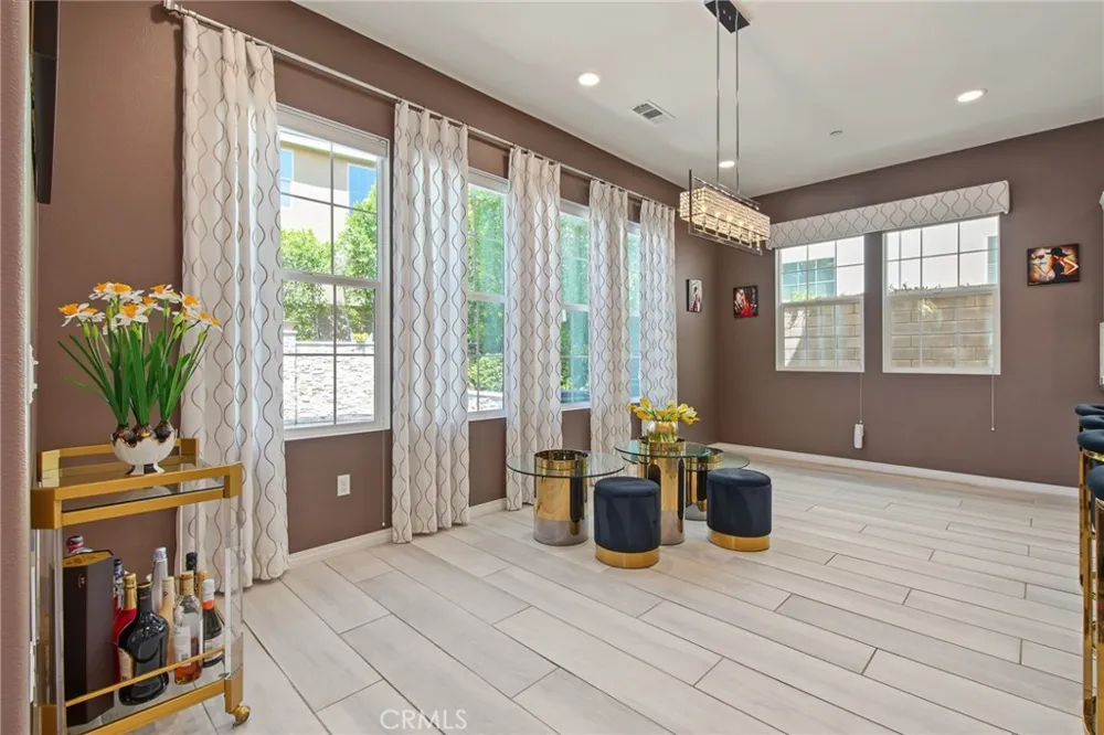 27681 Turnleaf Court Saugus, CA 91350