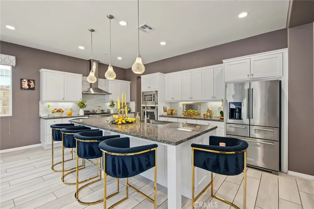 27681 Turnleaf Court Saugus, CA 91350