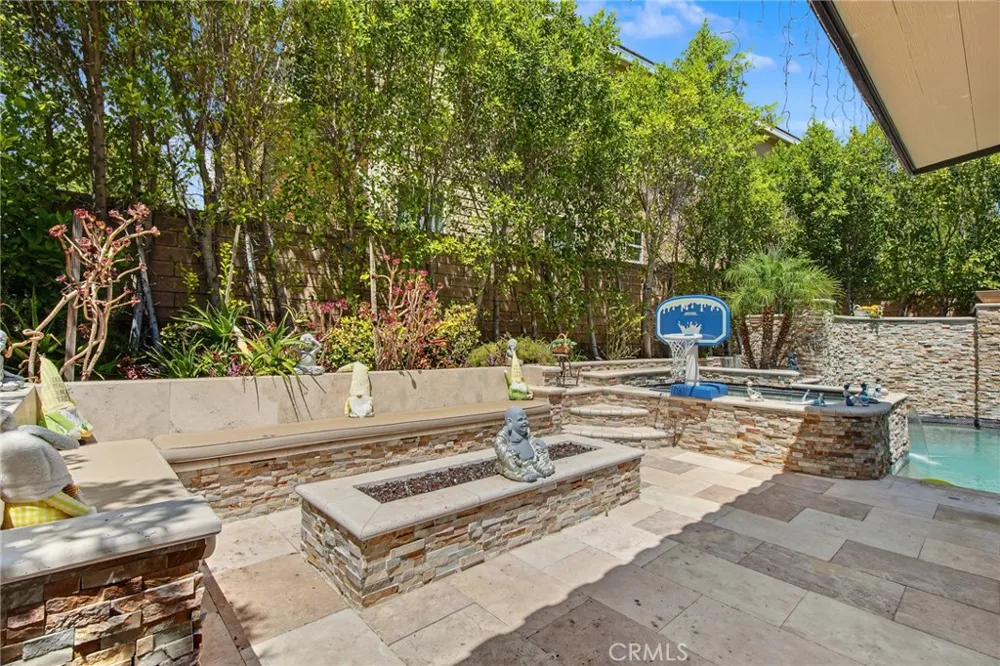 27681 Turnleaf Court Saugus, CA 91350