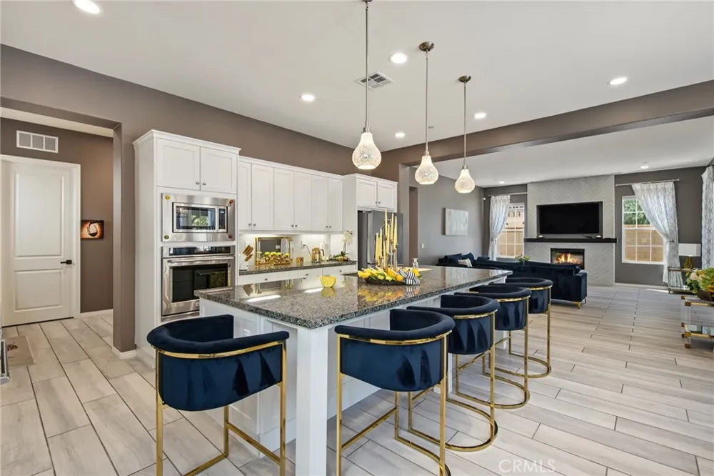 27681 Turnleaf Court Saugus, CA 91350
