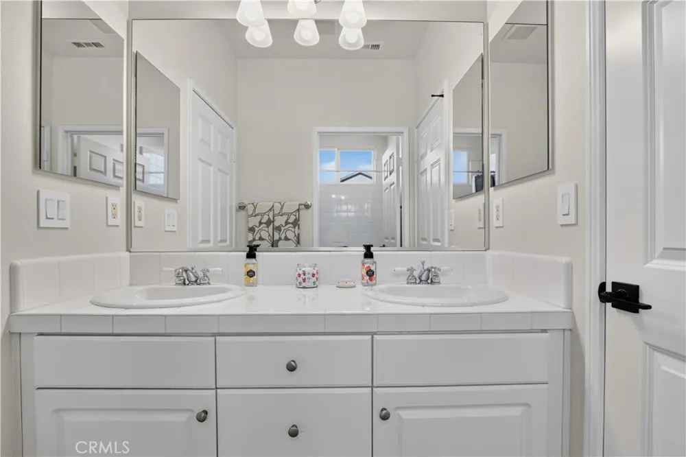 20817 Campania Lane Porter Ranch, CA 91326