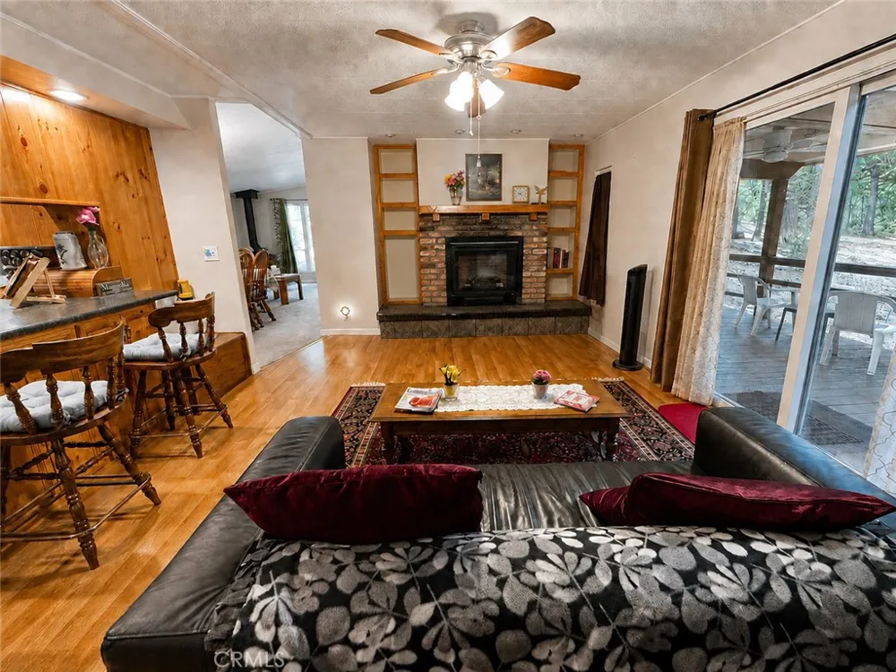 14402 Vine St Magalia, CA 95954