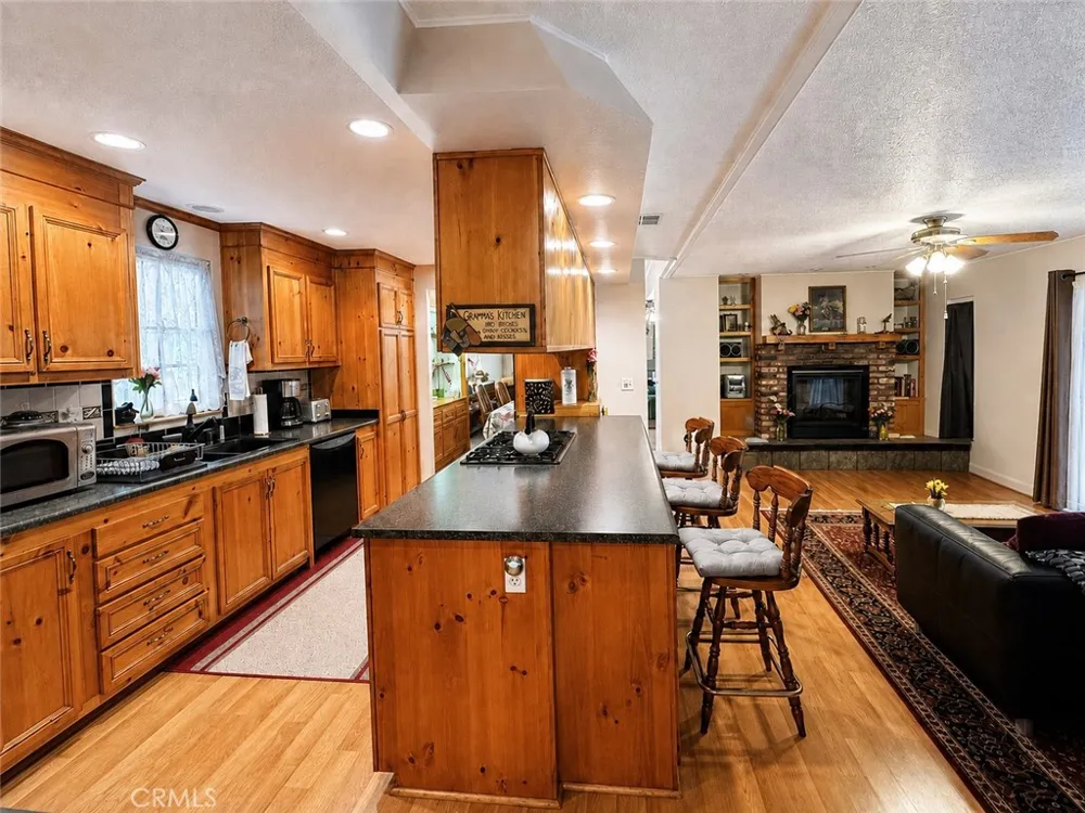14402 Vine St Magalia, CA 95954