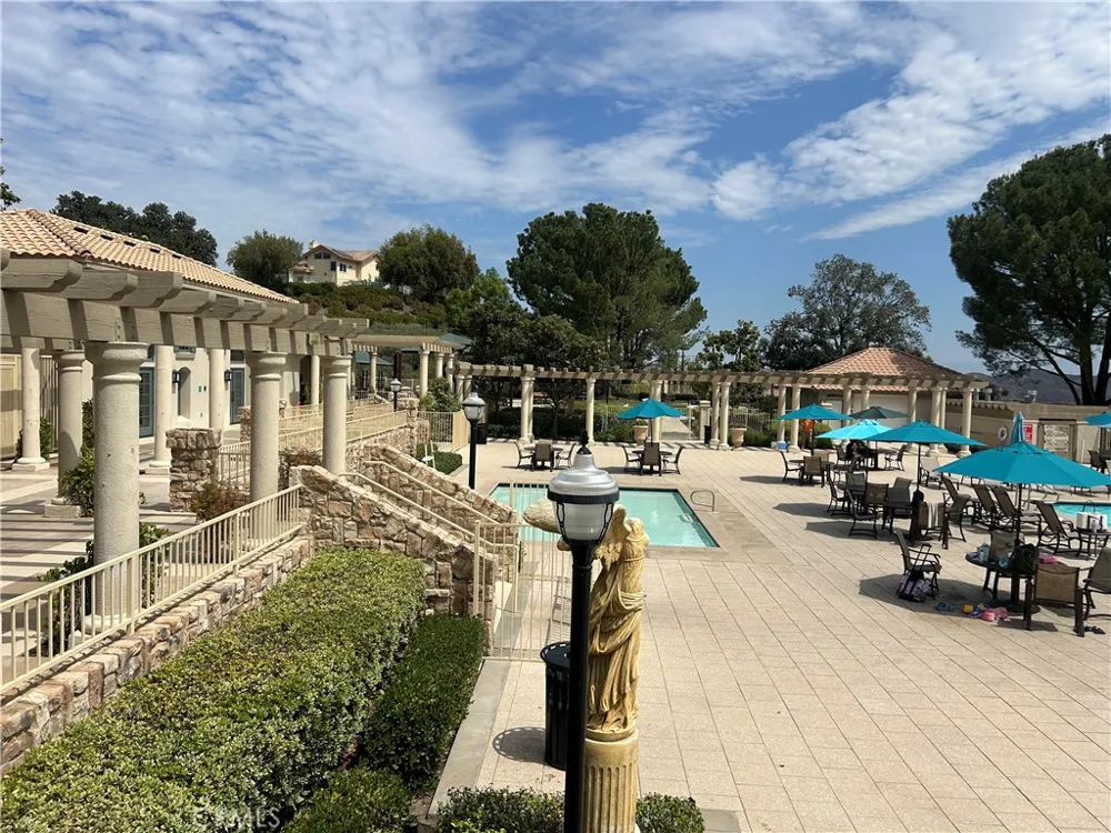 18 Via De La Valle Lake Elsinore, CA 92532