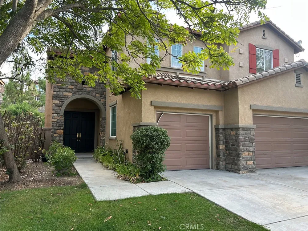 18 Via De La Valle Lake Elsinore, CA 92532