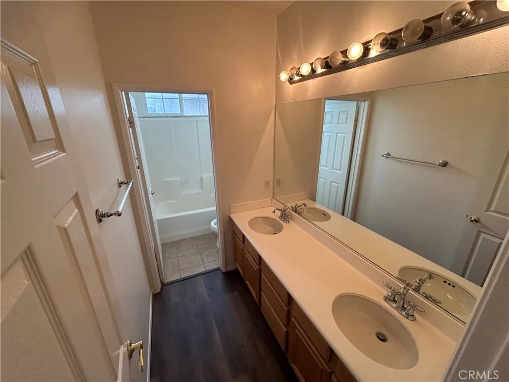 18 Via De La Valle Lake Elsinore, CA 92532