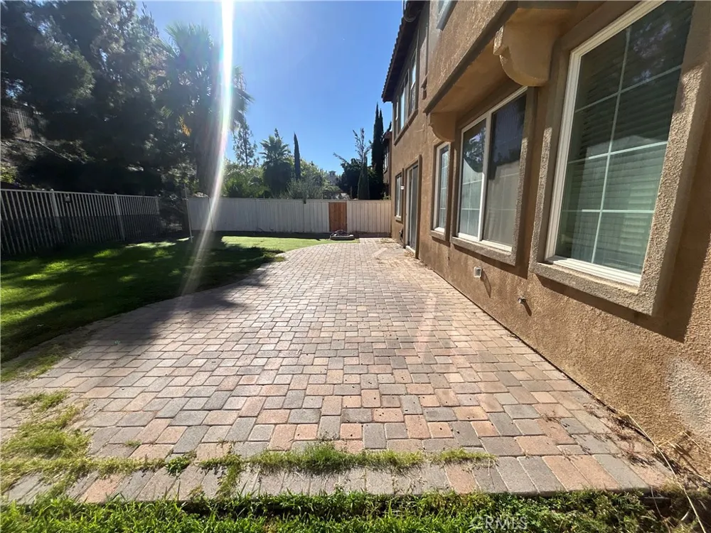 18 Via De La Valle Lake Elsinore, CA 92532