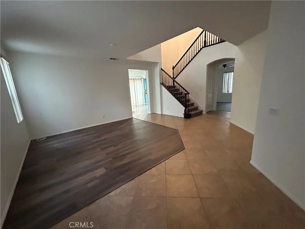 18 Via De La Valle Lake Elsinore, CA 92532