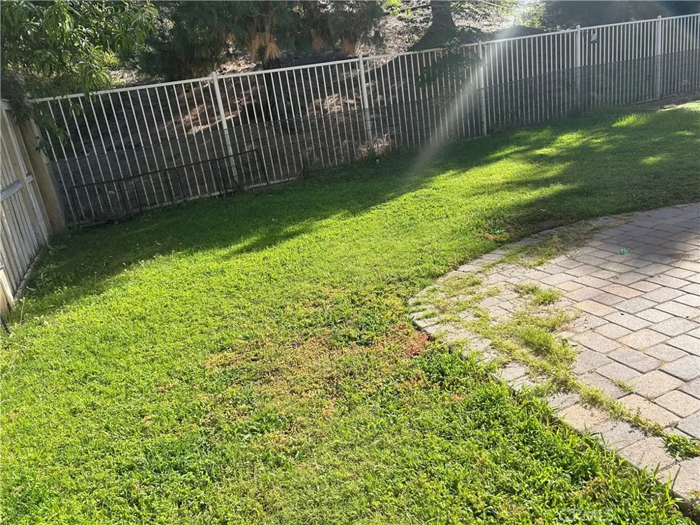 18 Via De La Valle Lake Elsinore, CA 92532