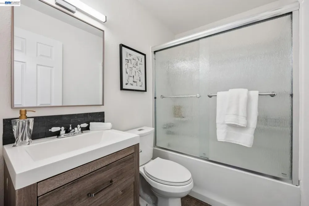 8110 Arroyo Dr Pleasanton, CA 94588