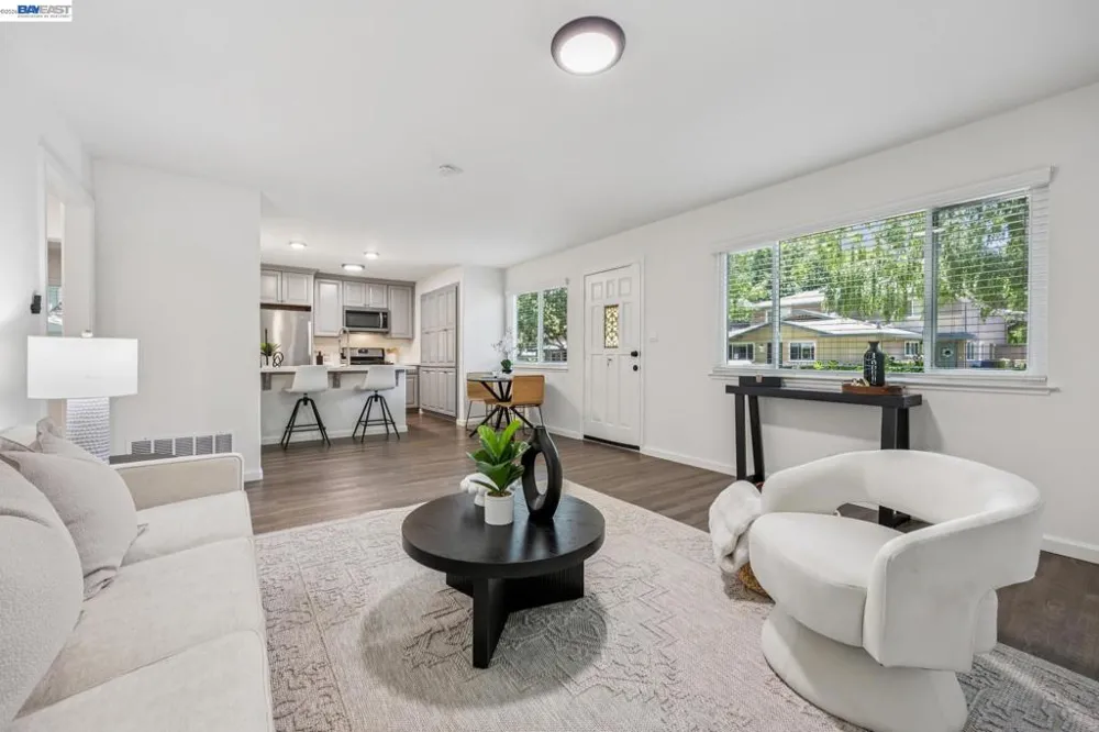 8110 Arroyo Dr Pleasanton, CA 94588