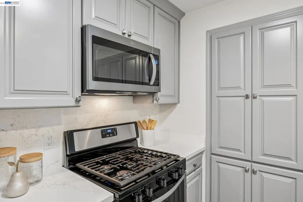 8110 Arroyo Dr Pleasanton, CA 94588
