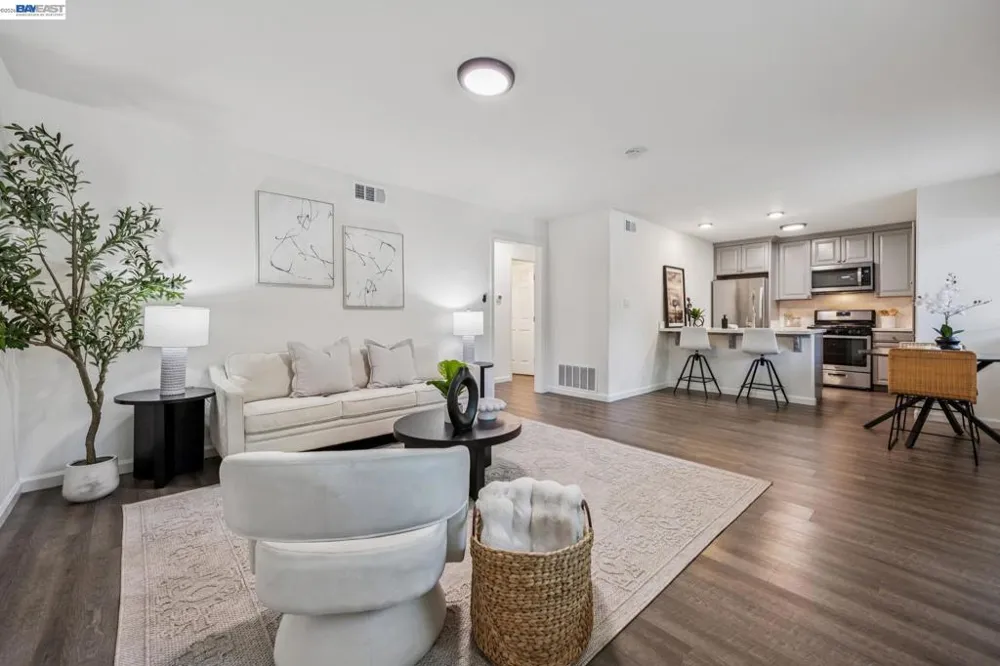 8110 Arroyo Dr Pleasanton, CA 94588